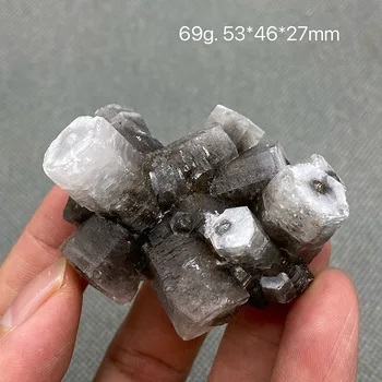 Prirodni kalcit s fluorescentnom učinak grubo uzorak ljekovita kristalne kamena